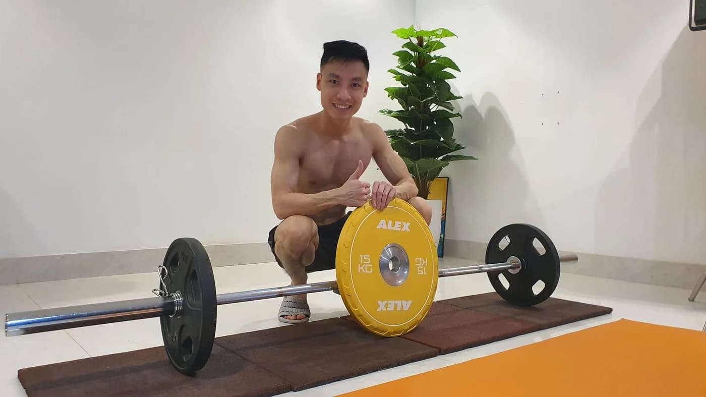 Bộ tạ tôi mua về tập ngay sau lần đầu phát hiện trào ngược